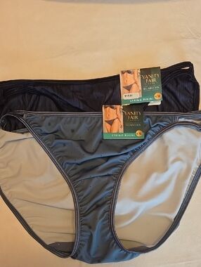 Vanity Fair Illumination String Bikini Panties Set Of 2 Size 8 XL
